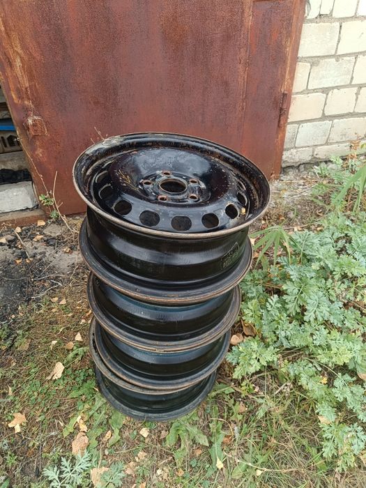 Продам штампованные диски r15