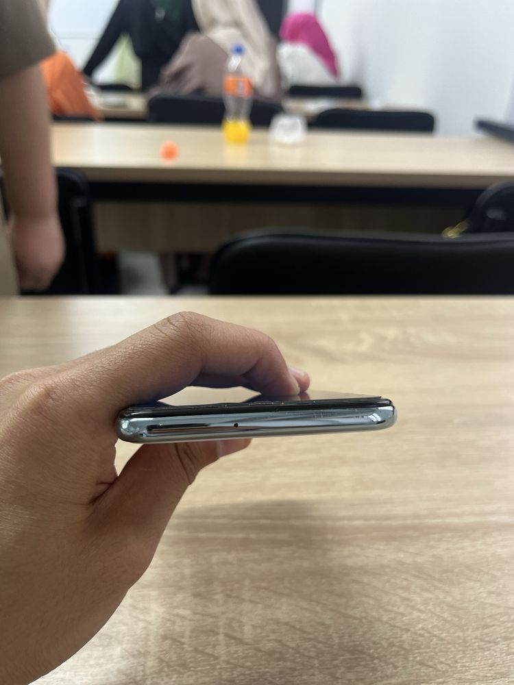 LG sotiladi holati zor tiniq