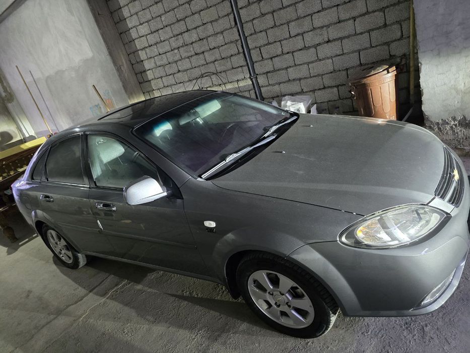 Jentra 3 avtamat srochna sotiladi