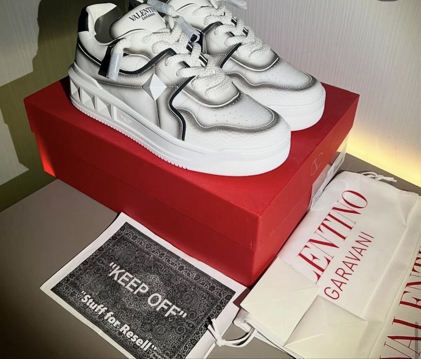 Adidasi valentino garavani