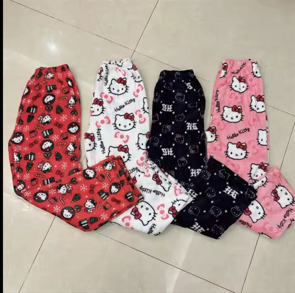 Pantaloni de pijama cu Hello Kitty