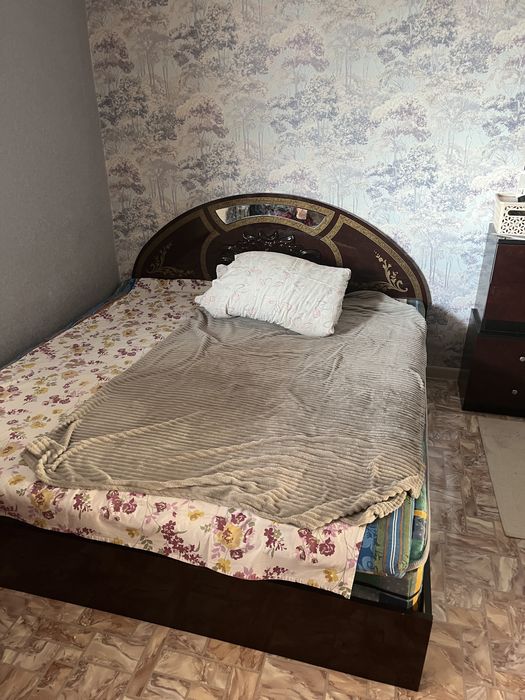 Кровать для спальни