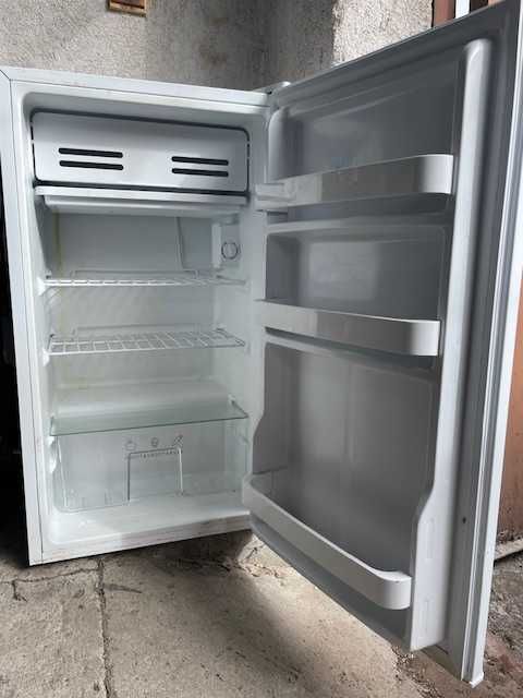 Хладилник ARIELI (почти нов)