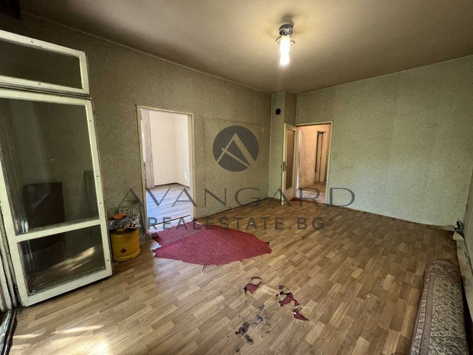 Продава се Тристаен апартамент в Пловдив, Кючук Париж - 69 кв.м за 1377 €/кв.м - Снимка #1