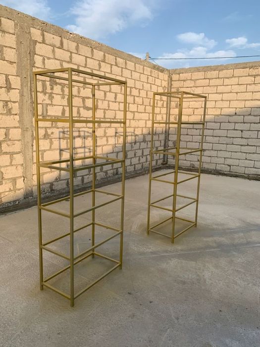 “Luxury Gold” услубидаги стеллаж — олтин рама қора ва оқ рангда!