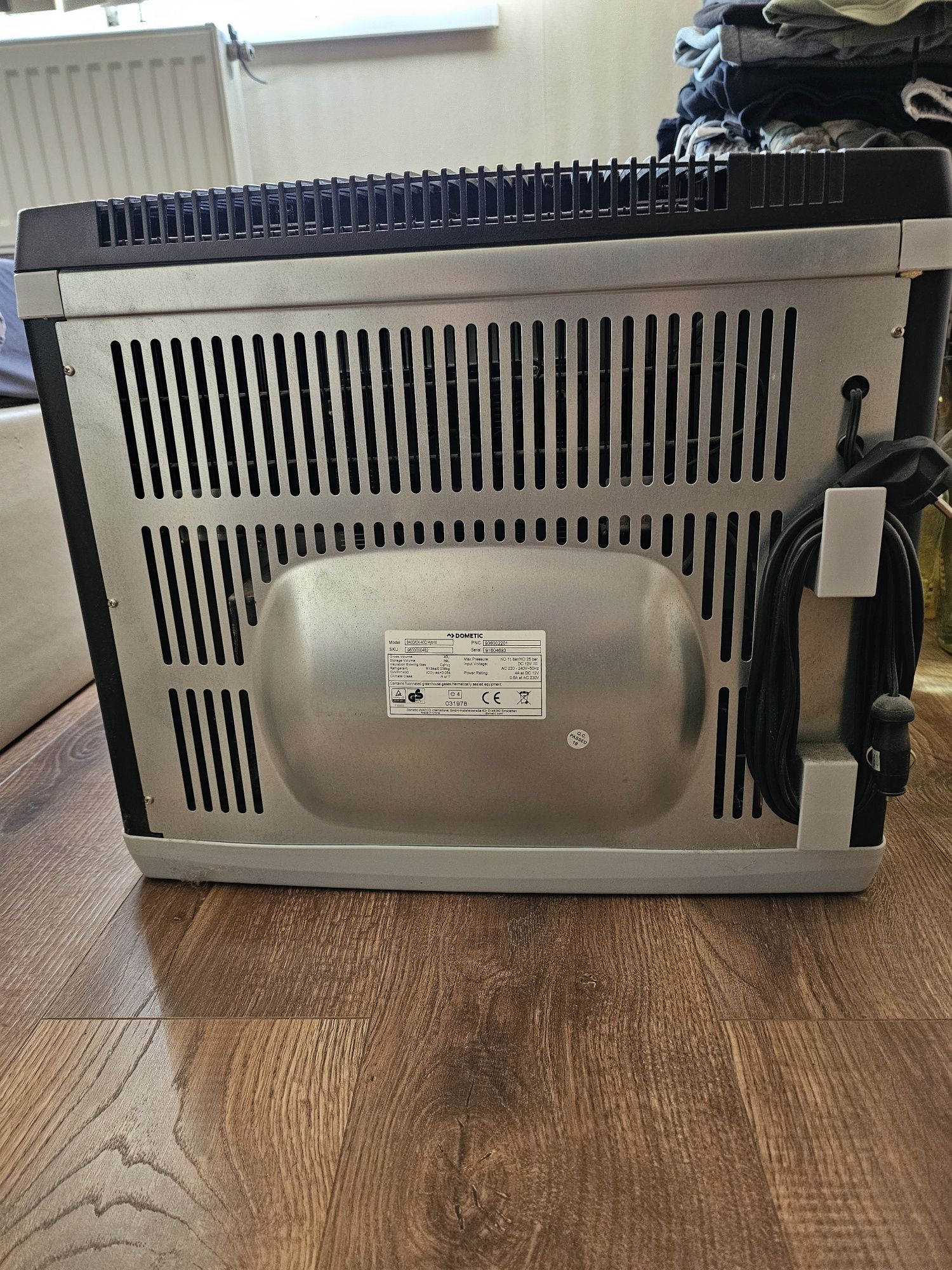 Хладилна кутия-фризер Dometic CoolFun CK-40 D Hybrid