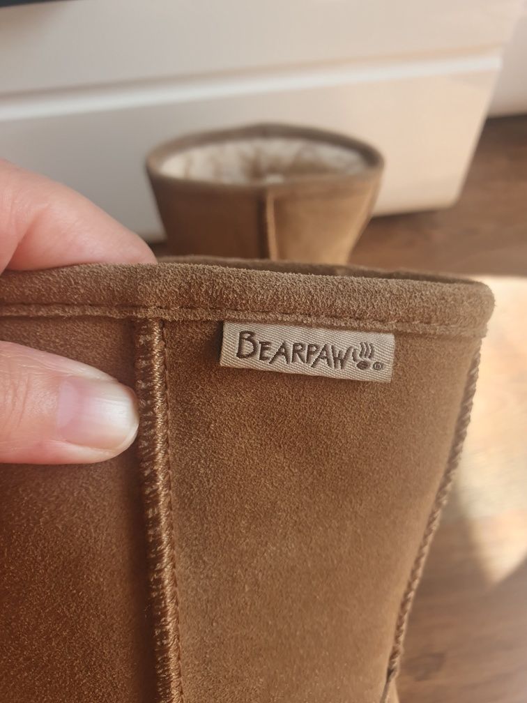 BEARPAW Велурени непромокаеми ботуши с вълнена вата.
Чисто нови, но са