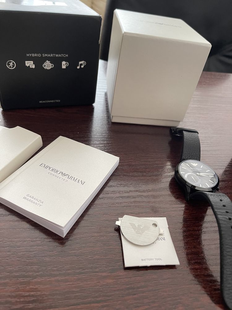 Emporio Armani Smartwatch часовник