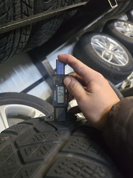 2 Броя 215/60/16 Pirelli 5,2mm