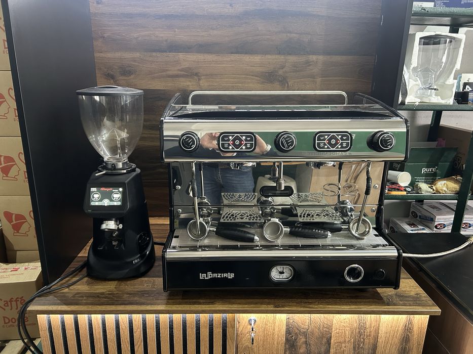 Espressor 2 grupuri Italia automat - Inox revizionat