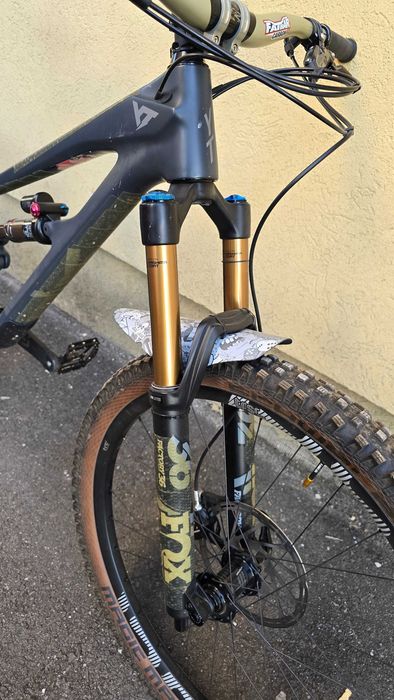 YT Jeffsy 27.5 CF Pro Race