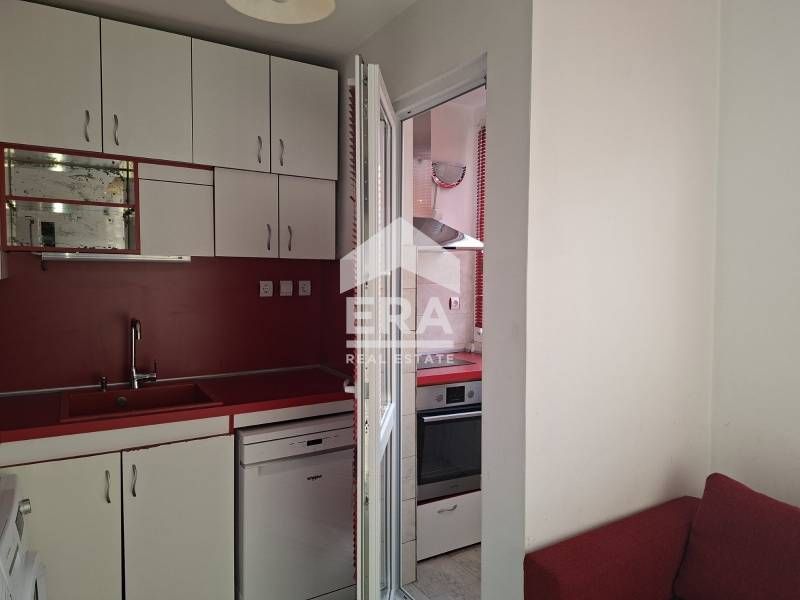 Дава се под наем Двустаен апартамент в Ловеч, Здравец - 67 кв.м за 357 € - Снимка #4