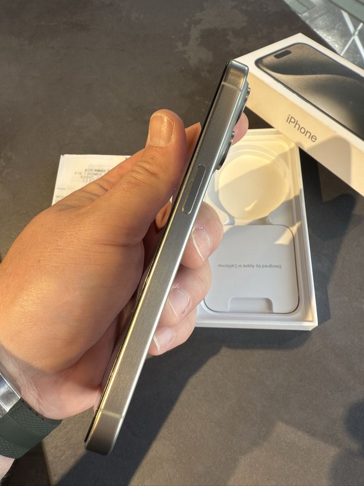 iPhone 15 Pro natural titanium 128Gb • ca NOU • baterie 96% • garantie