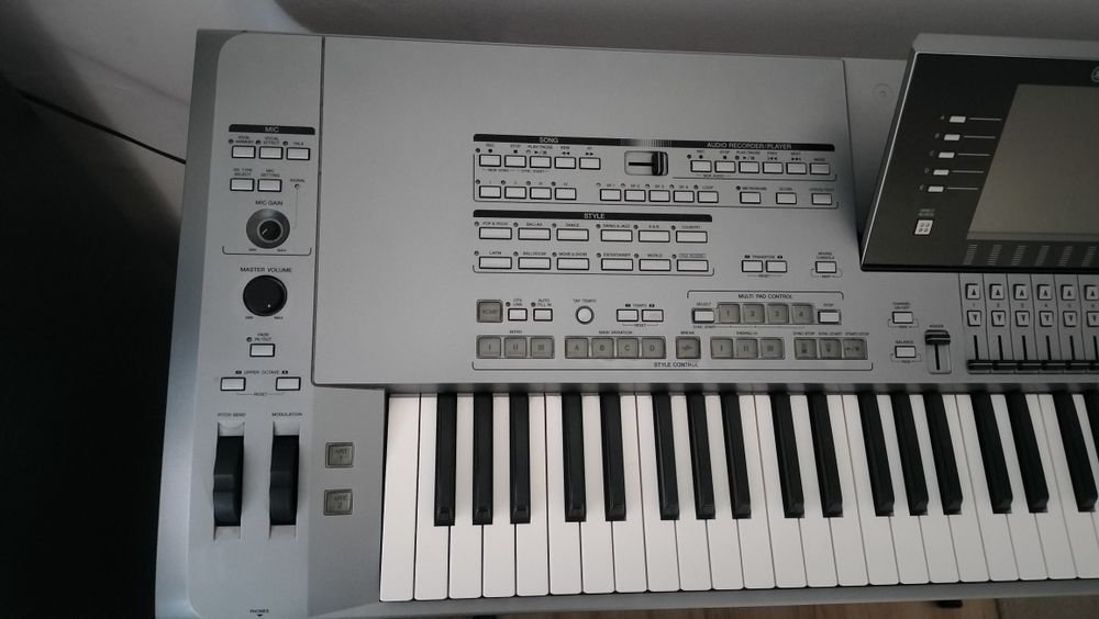 Yamaha Tyros 5  76 Clape