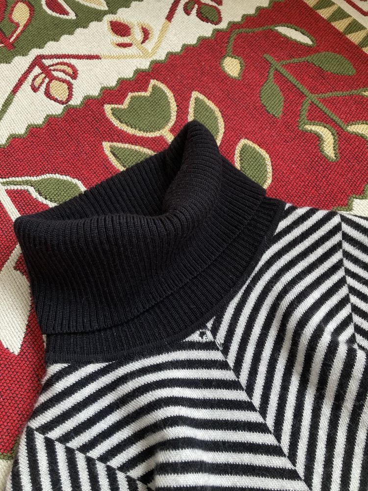Hugo Boss Knitted Turtleneck Sweater - Size Medium