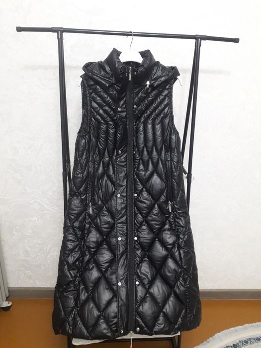 Пуховик-жилет женский зимний