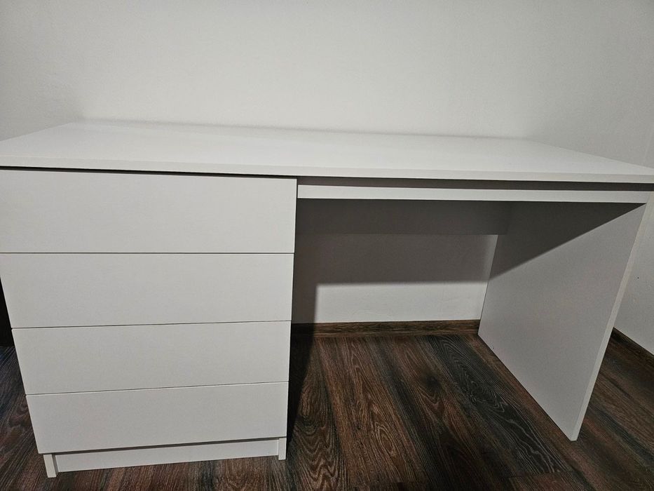 Бяло бюро 140/60/75 ново