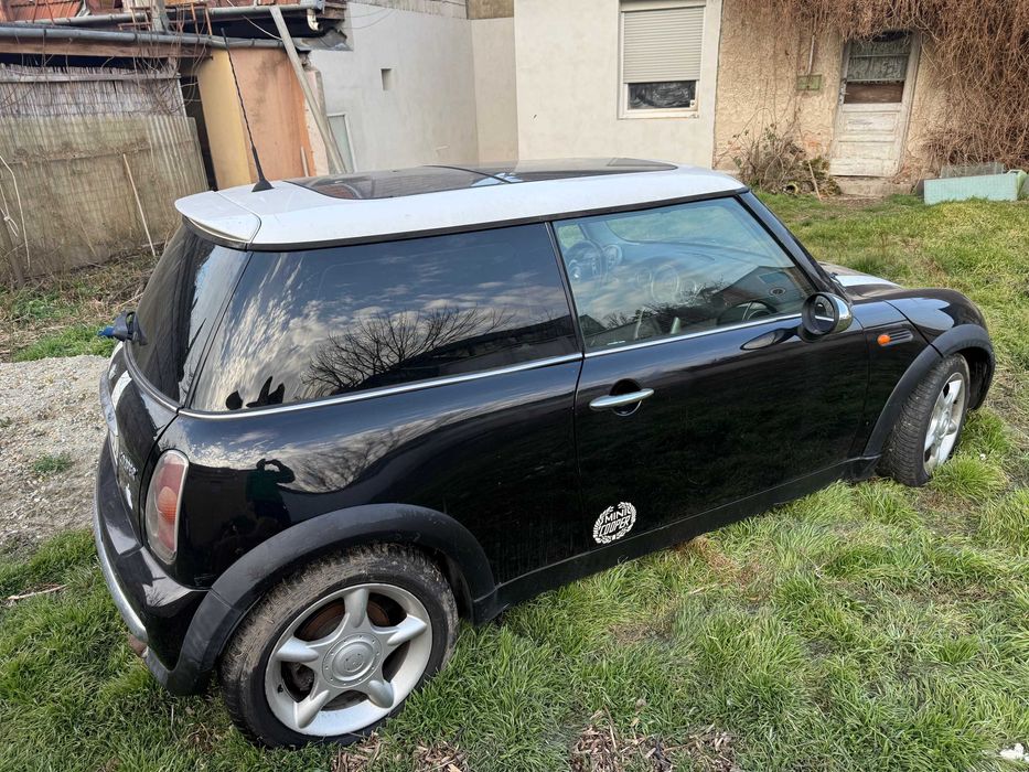 Mini Cooper cu motor defect