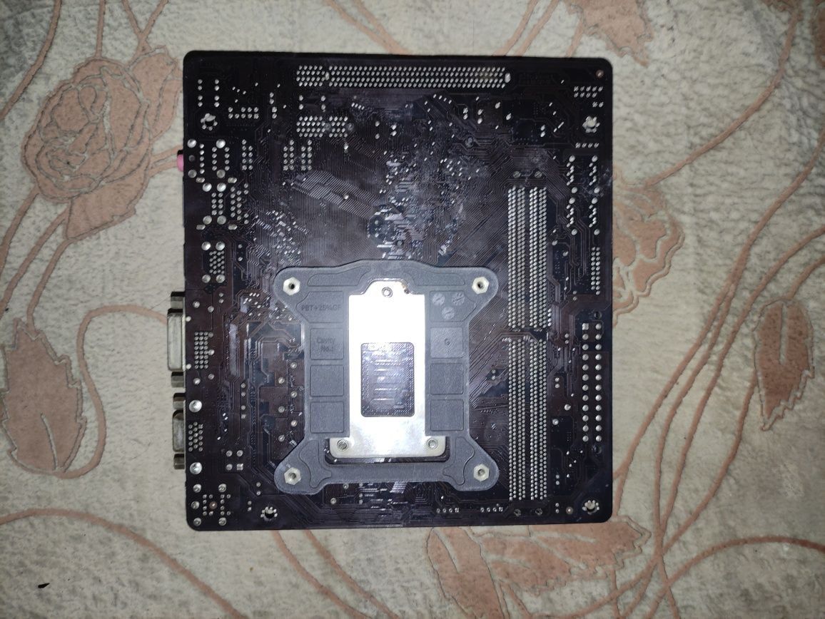 Продам материнскую плату 1151 Socket, H110 chipset, DDR4