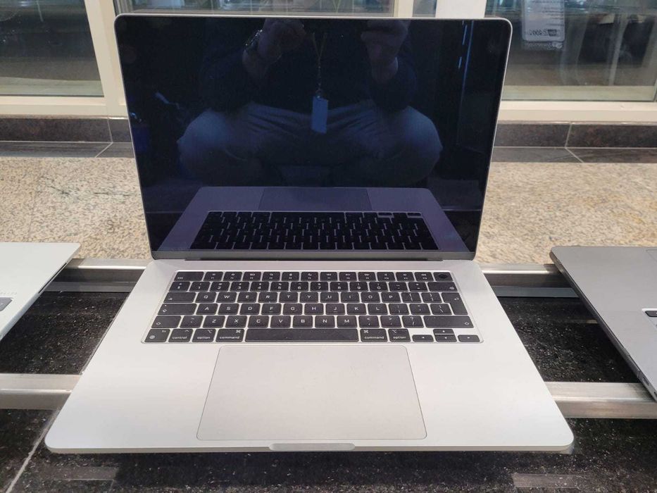 MacBook Air 15 M3 8/256Gb 100% (Iulius)(B-50531) Garantie 2 ani!