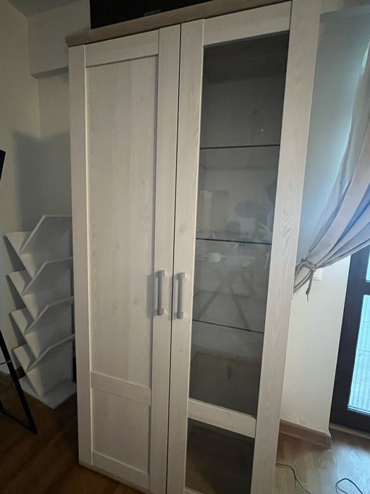 Vitrină elegantă cu LED - 8 rafturi (sticlă + lemn) - Stare impecabilă