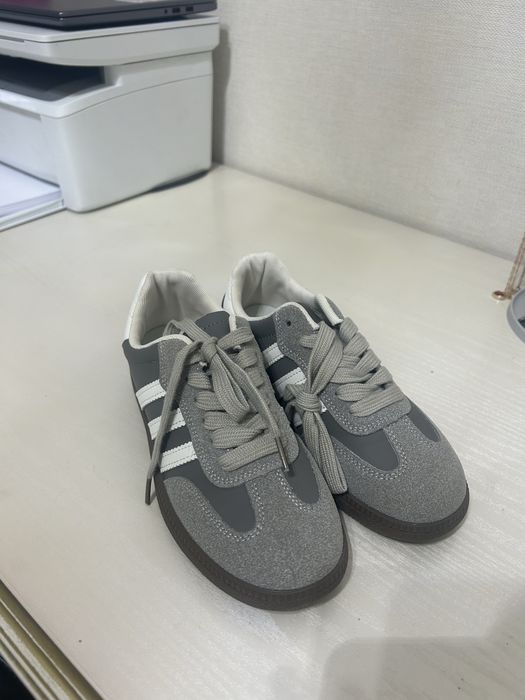 Кроссовки женские/подростковые 37размер, новые