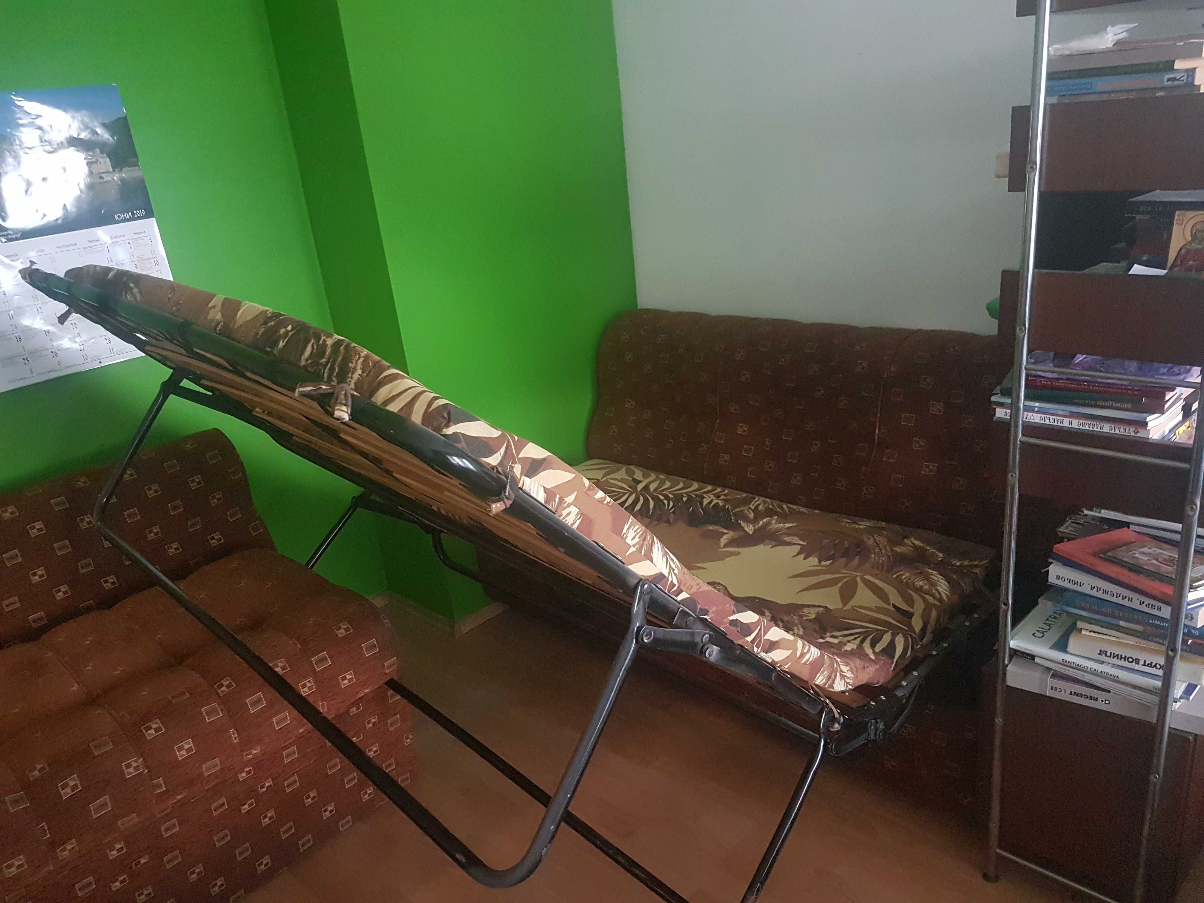 Разтегателен диван