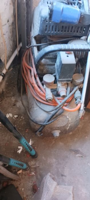Vind compresor aer 25  litri  Einhell