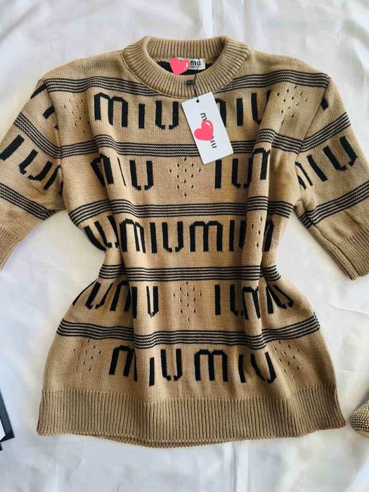 Пуловер M I U”