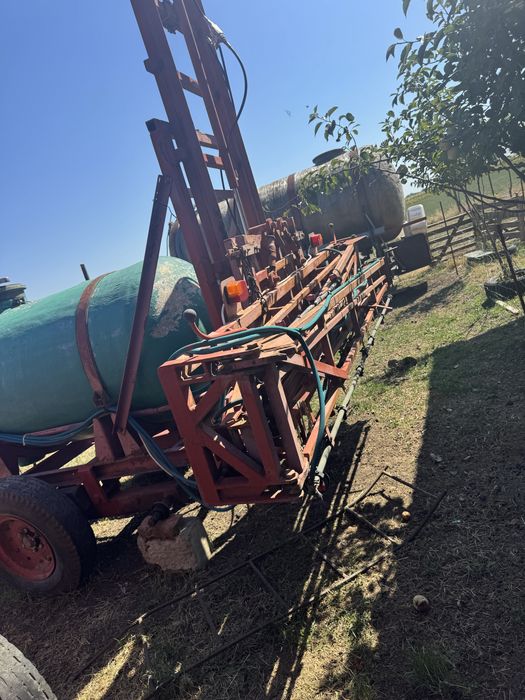 Pachet met erbicidat+distribuitor ingrasaminte