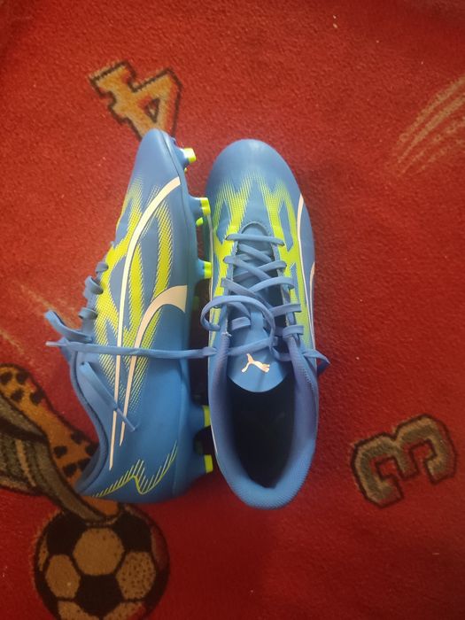 Ghete de fotbal puma