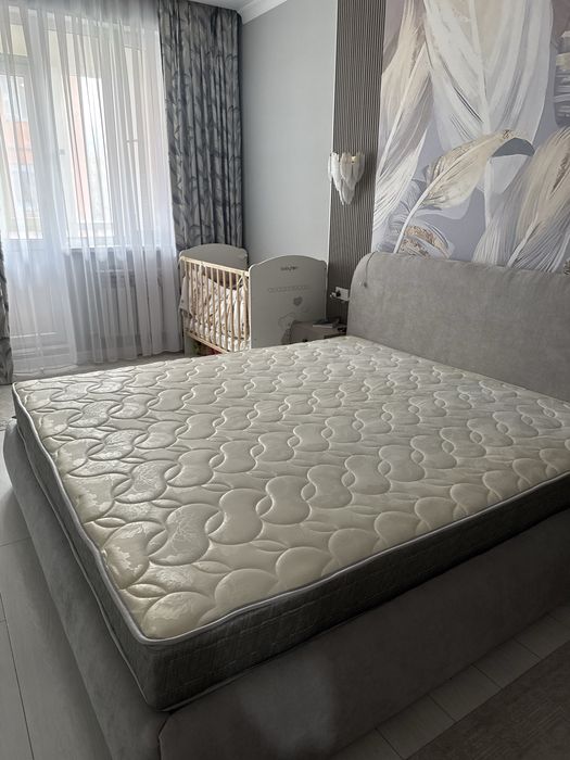 Срочно продам новый матрас 1,8м на 2м!