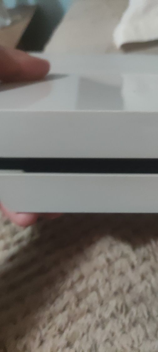 Продавам ps4 500gb