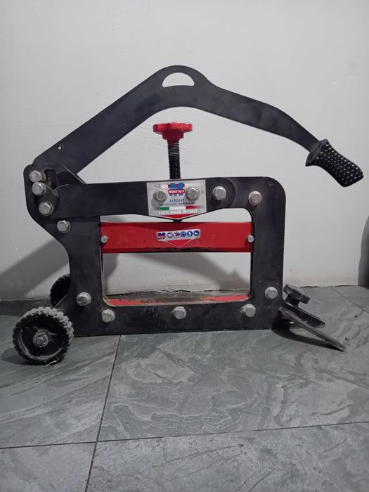 Ghilotina montolit pentru pavele si borduri