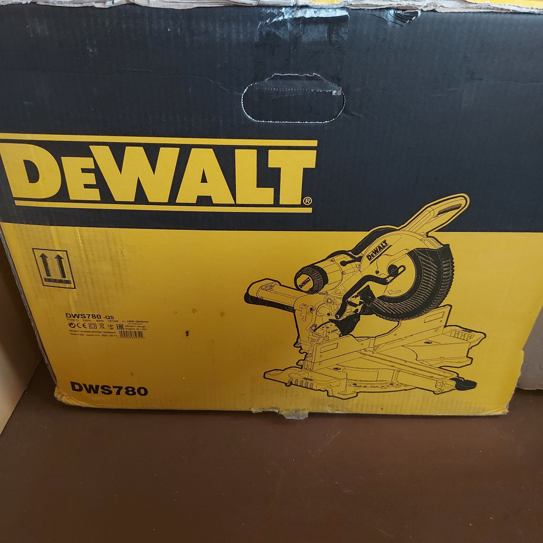 Потапящ циркуляр Dewalt DWS780