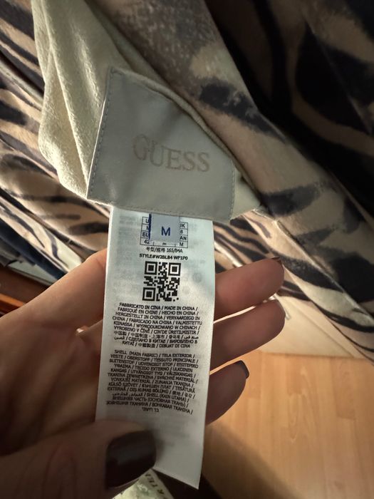 Guess- дамско палто, ново!