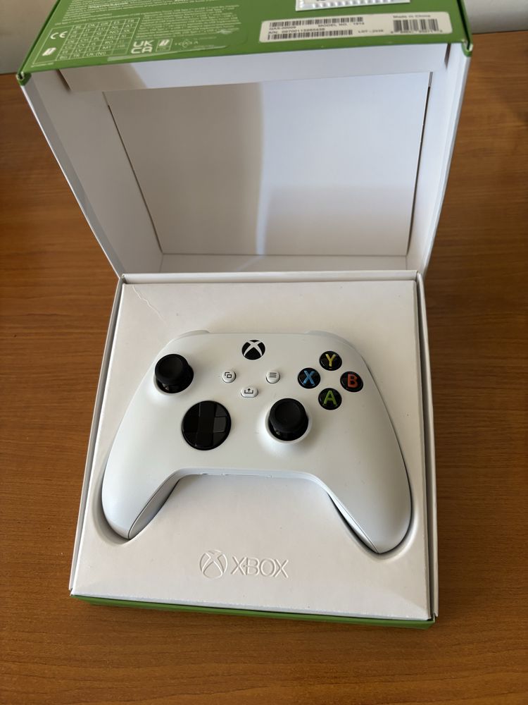 Xbox контролер (Robot White)