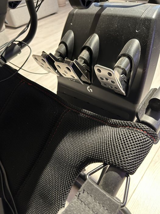 Scaun gaming Cockpit Challenge Actifit+Volan Logitech923 Trueforce PS5