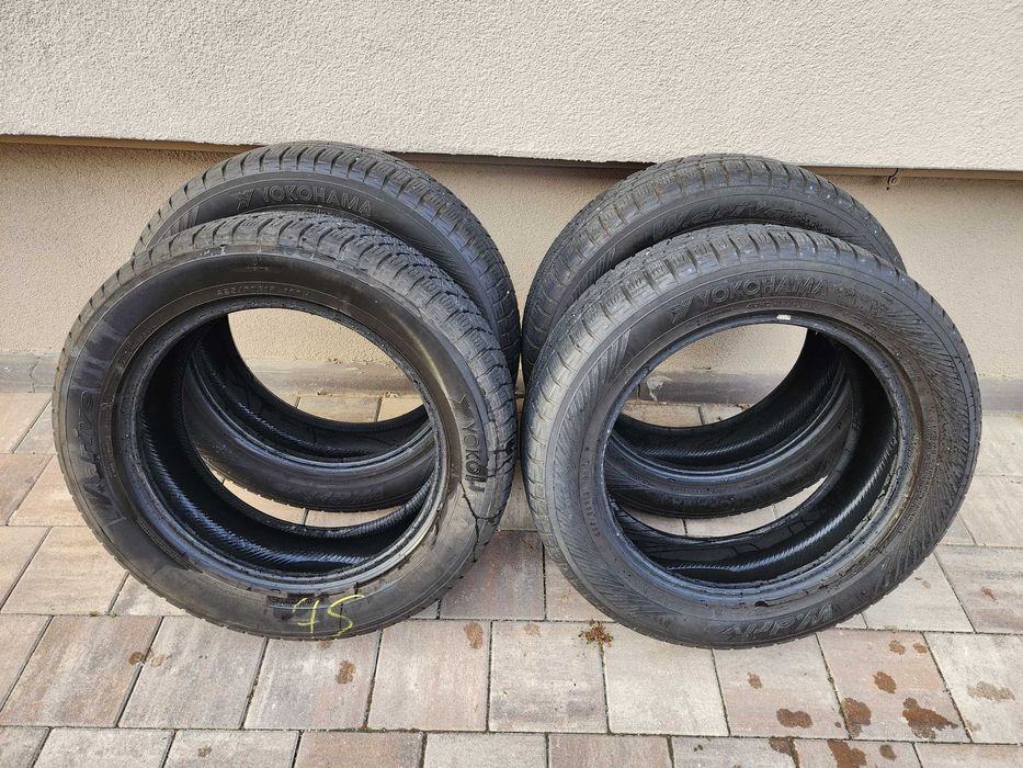 SET 4 Anvelope Iarna 225/60 R18 100H YOKOHAMA W.Drive