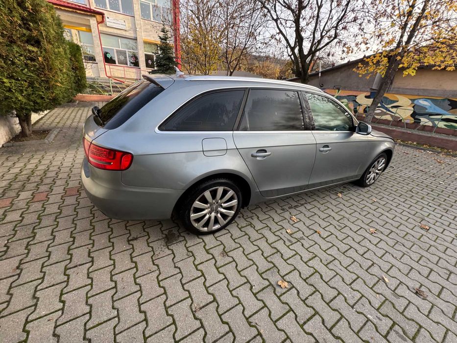 Audi A4 B8 break avariat