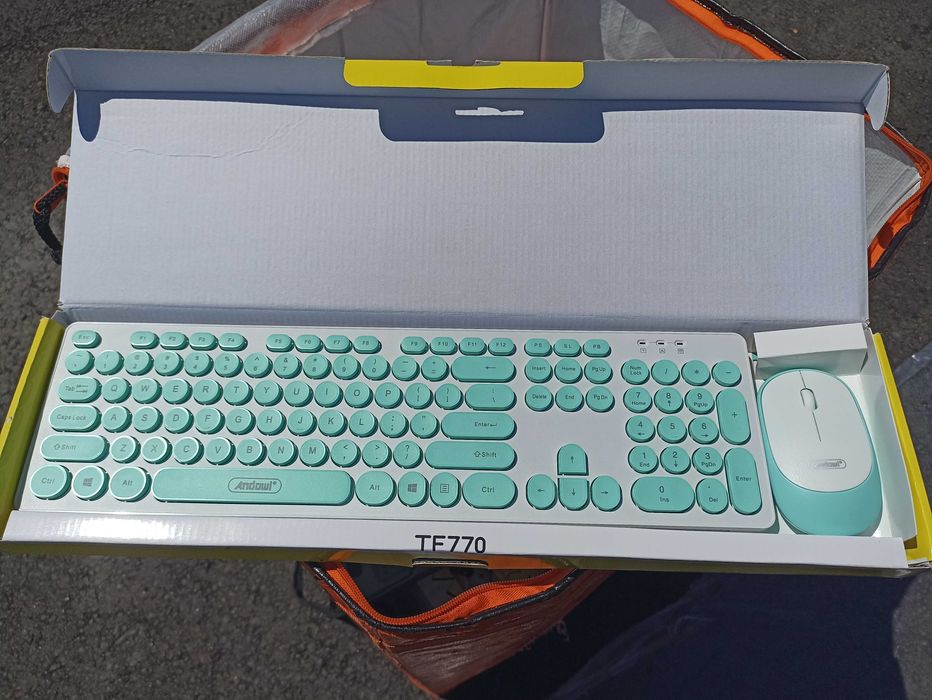 Set Tastatura si Mouse Wireless 2 Culori Andowl TF770