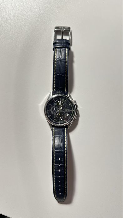 Lotus 18527/3 с кожена каишка
