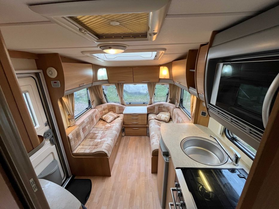 Rulota Swift Coastline 2009 2 zone pat matrimonial Cabina dus Off camp