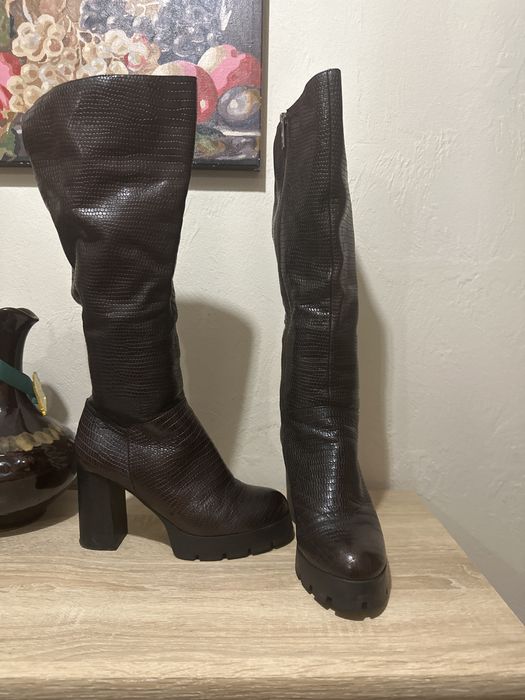 Сапоги женские цвет темно коричневые кожанные