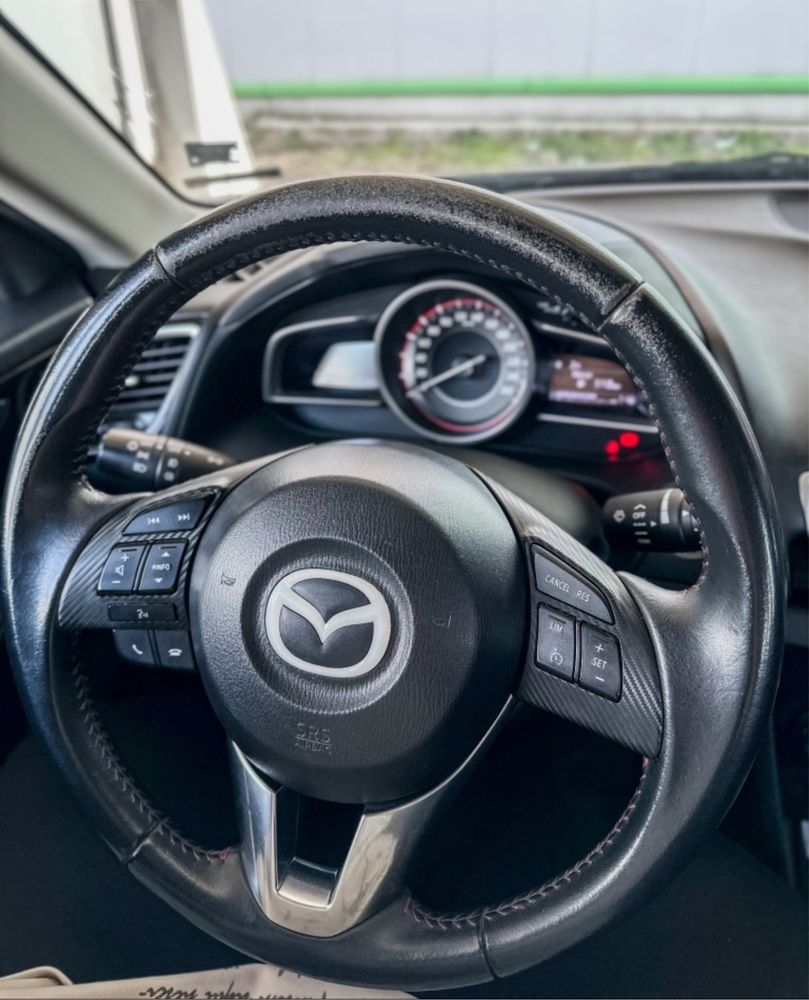 Продавам Mazda 3 2014