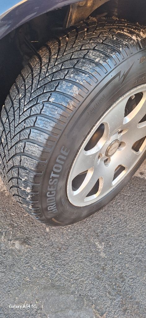 4 броя зимни гуми Bridgestone 195/65/15