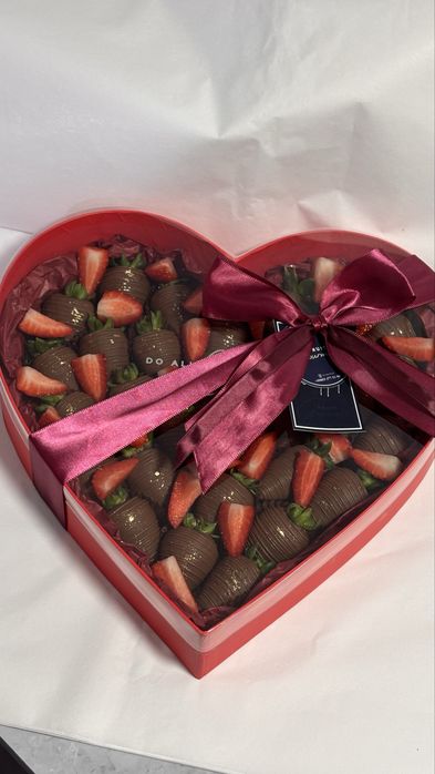 Клубника в шоколаде qulupnay Shokolad sovg’alar Подарки Шоколад