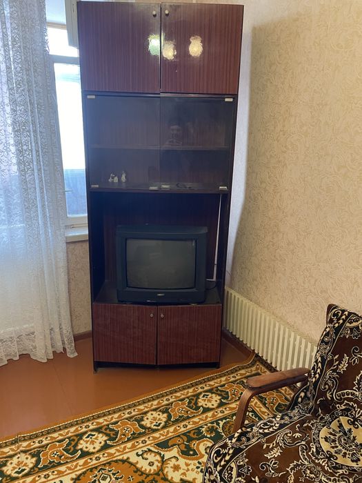 Отдаю бесплатно мебель , диван ,шкафы -стенка ,шкафы кухоные