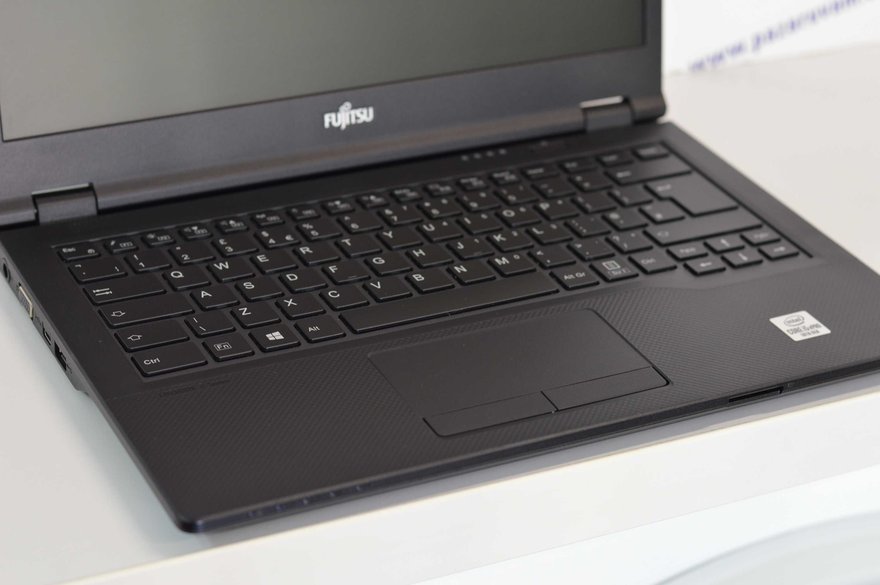 Fujitsu LifeBook Е5410-Intel Core i5-10310U / 8GB RAM DDR4 / 256GB SSD