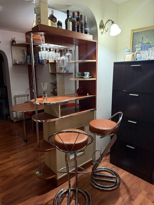 Mobila bar cu scaune